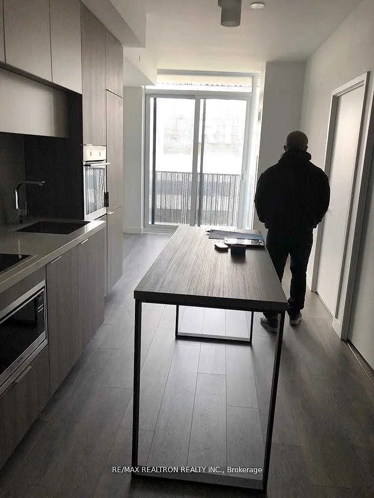 Building Photo - 8 Eglinton Ave E #3503