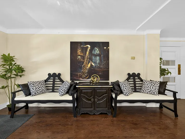 12929 Shaker Blvd — Photo 38