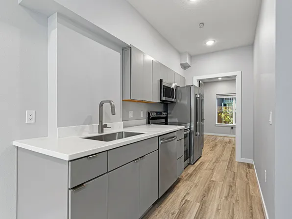 7150 N Greenwich Ave #4, Portland, OR 97217
