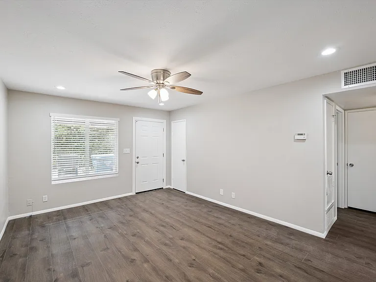 4819 E Cambridge Ave #1 — Photo 49