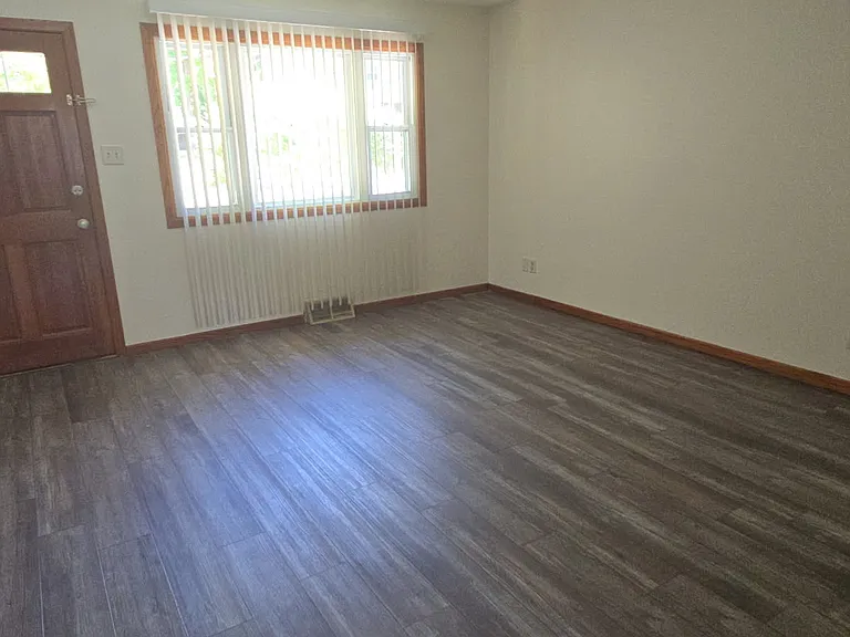 448 N Grandview Blvd — Photo 7