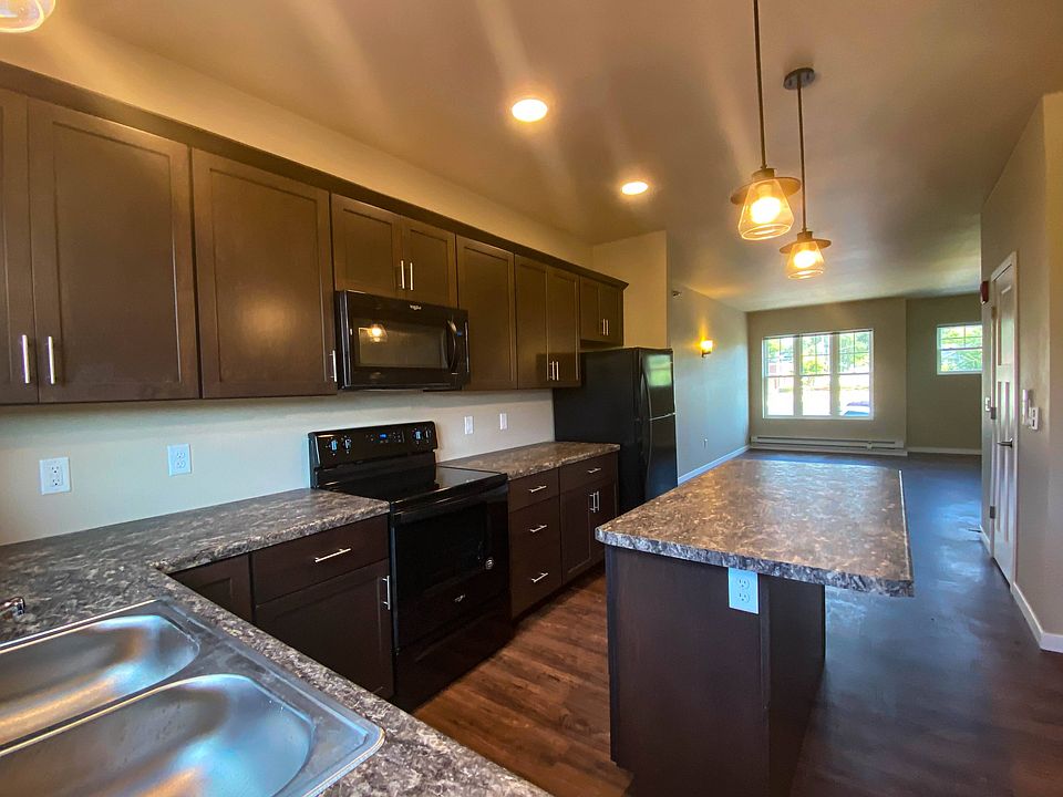 2 BR;1.5B Townhome