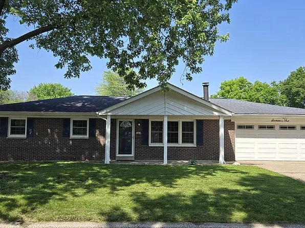 1601 Saratoga Dr, Collinsville, IL 62234