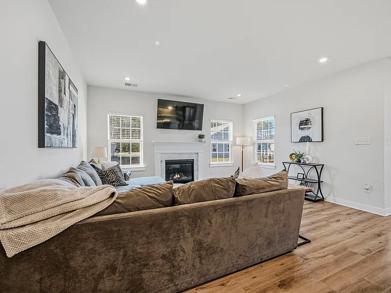 31420 Barefoot Cir — Photo 36