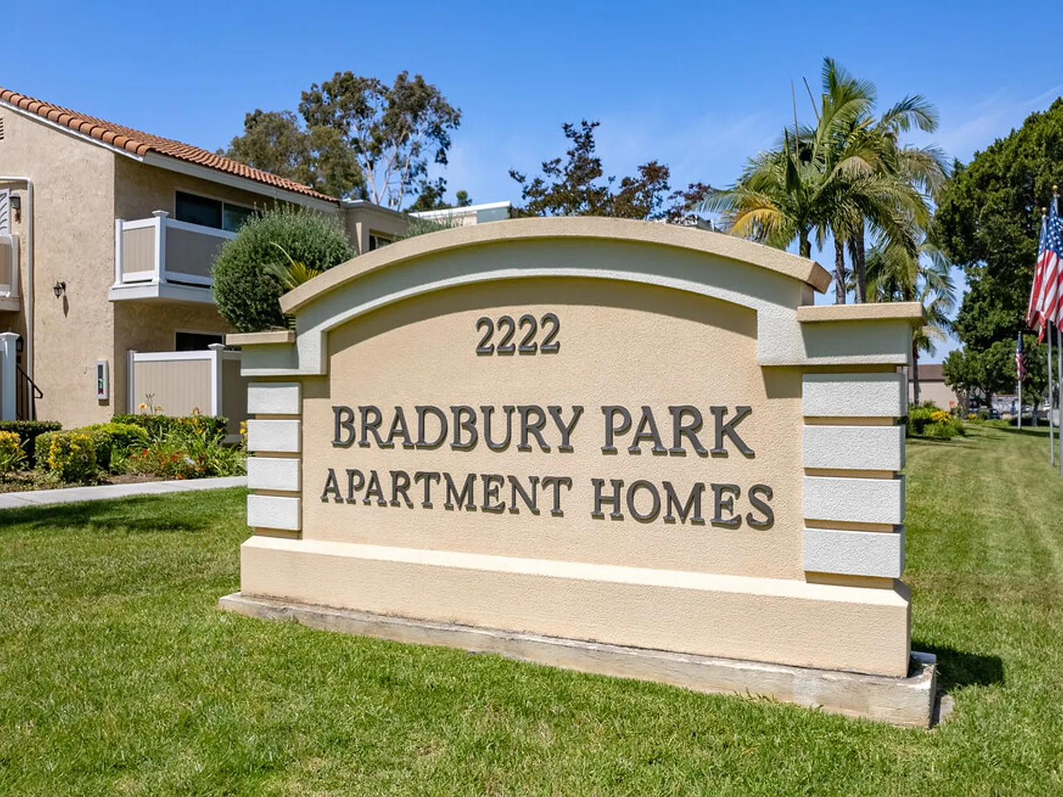 Bradbury Park Apartments — Photo 2