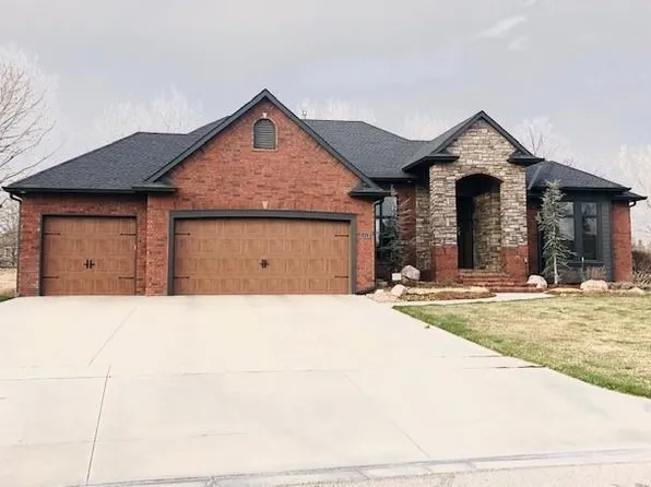 3143 N Den Hollow St, Wichita, KS 67205