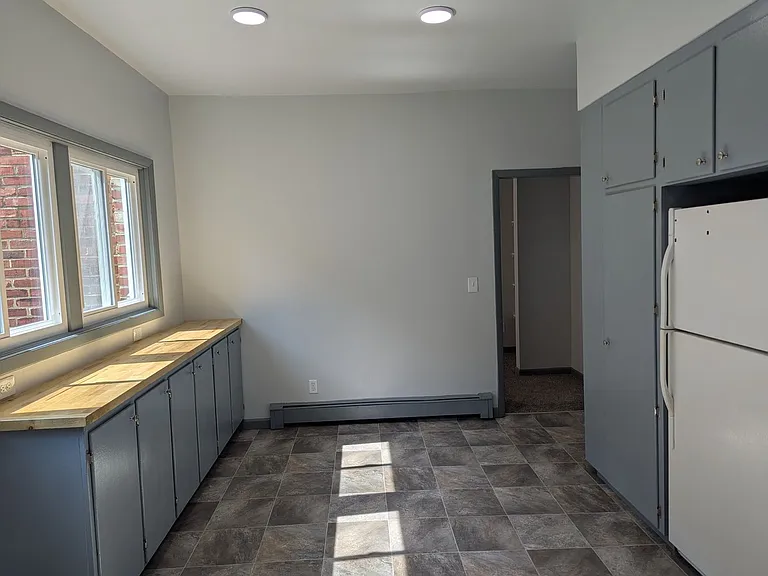 250 Locust St — Photo 6
