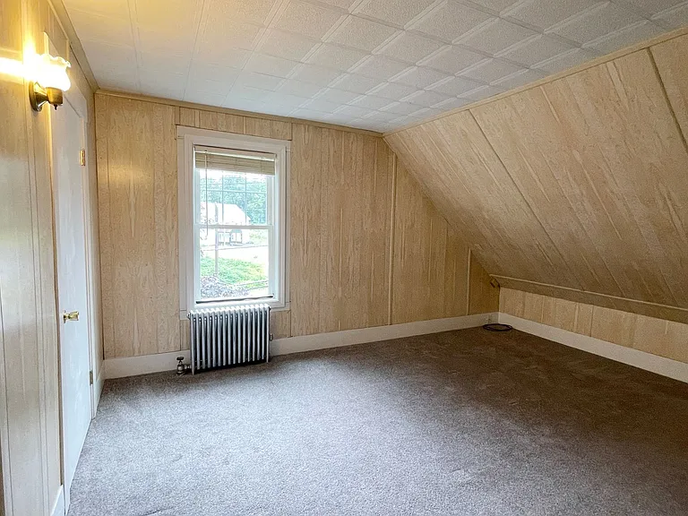 155 Center St — Photo 33