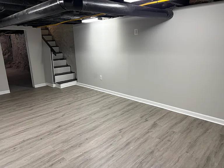 250X W Fayette St — Photo 16