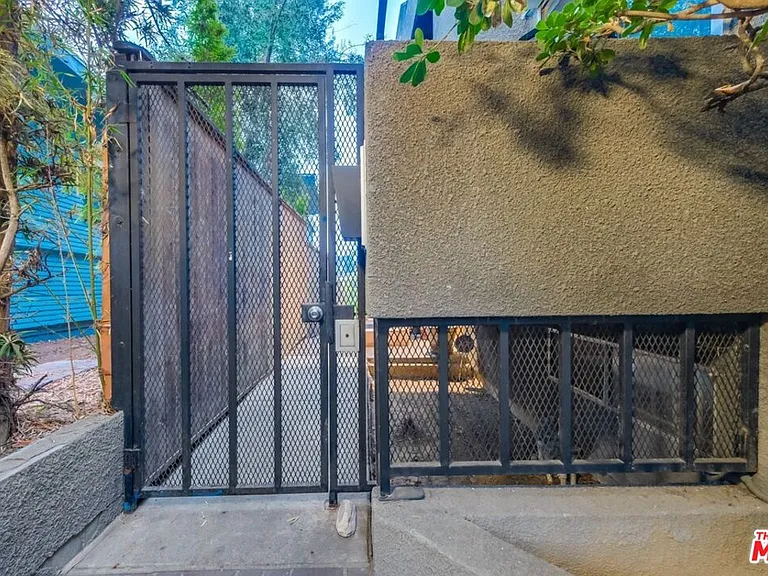 1077 W Kensington Rd #3 — Photo 6