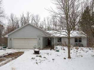 17277 Ash Hollow Dr, Chelsea, MI 48118