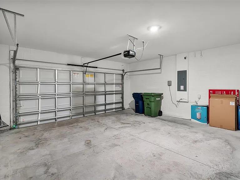1340 Daisy Field Dr — Photo 20