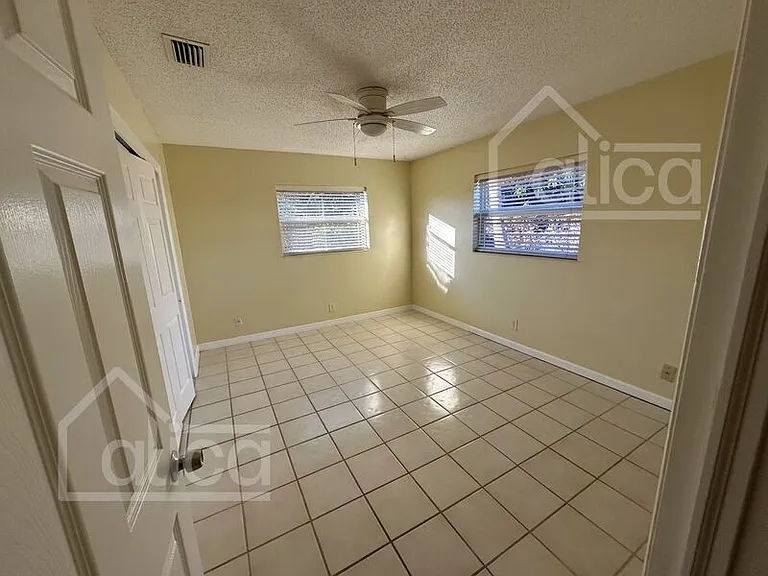 13753 Oleander Ave — Photo 14