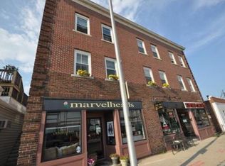 246 Humphrey St APT 4, Swampscott, MA 01907