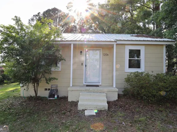 1206 McArthur Dr, Valdosta, GA 31601