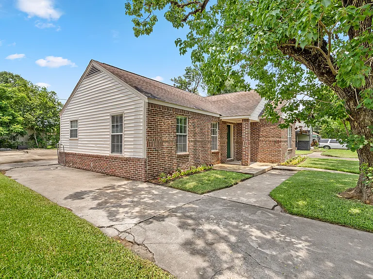 4831 Culmore Dr — Photo 4