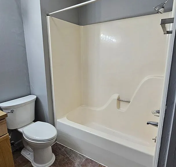 204 N Walnut St #B — Photo 14