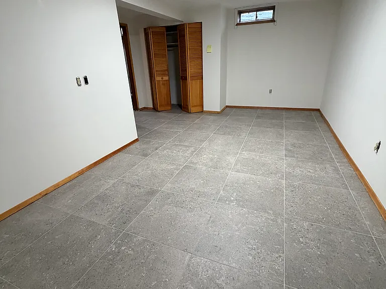4870 Grenwich Trl N — Photo 11