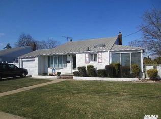 396 Ocean Ave, Massapequa Park, NY 11762