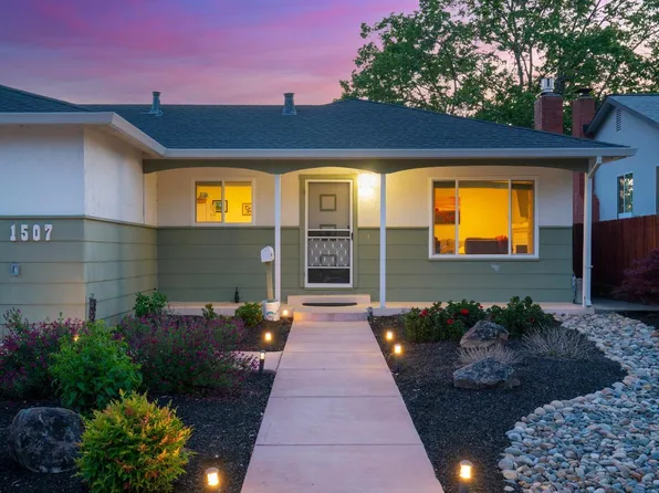 1507 Oakleaf Avenue, Healdsburg, CA 95448