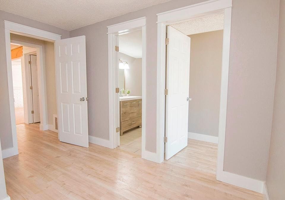 1st image of 1416 Bel Air Dr
