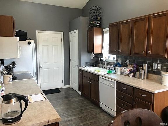 4th image of 22 Brussels Valley Dr