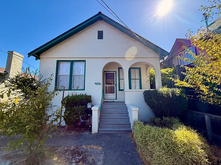 327 N Delaware St — Photo 26