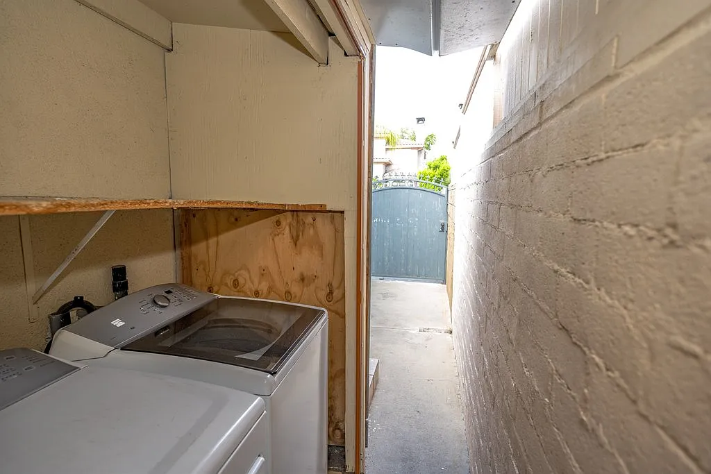 2 bed, 952 sqft, $2,900 — Photo 3