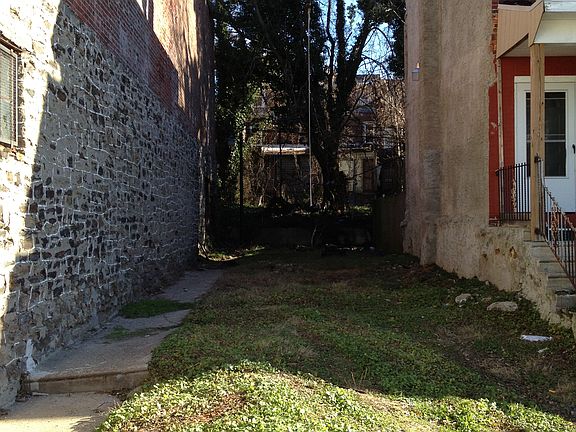 2nd image of 1248 E Stafford St