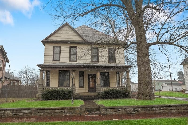 1st image of 32 Oakwood Ave
