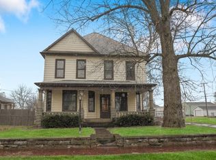 32 Oakwood Ave, Newark, OH