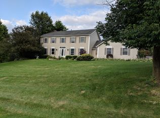 9N909 Heatherington Pl, Elgin, IL 60124