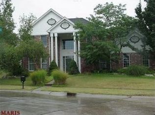 300 Berry Brook Ct, Ballwin, MO