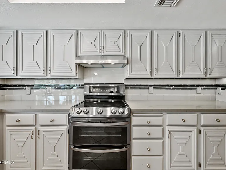 324 W Willow Ave — Photo 19