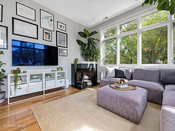 5th image of 1950 N Honore St #3
