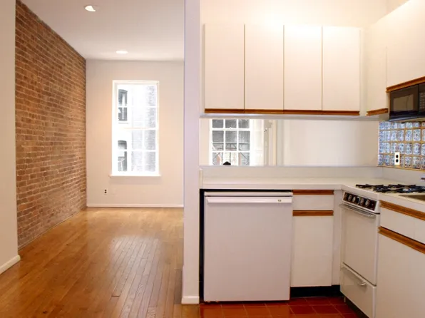 235 East 81st Street image 1 of 4