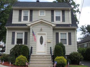 50 Marinus St, Rochelle Park, NJ 07662