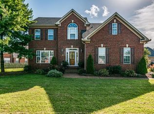 2303 Amber Glen Dr, Murfreesboro, TN 37128