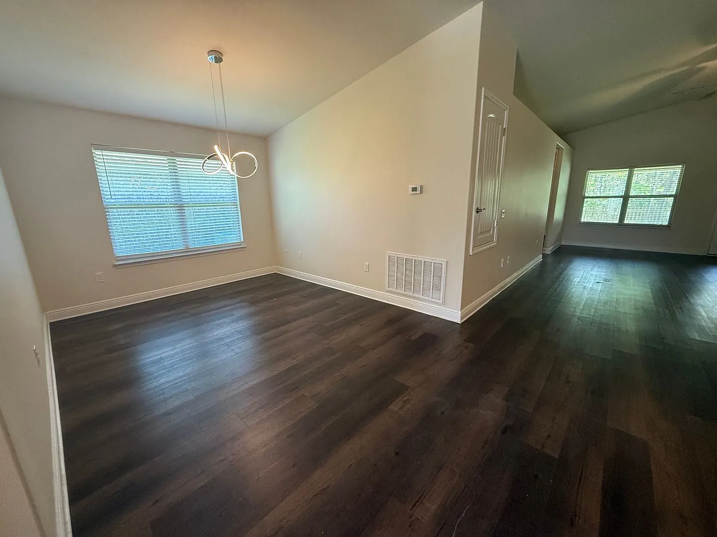 Gulf Breeze - Shadow Lakes - 4 bedroom, 2 bathroom w/ lawn care included — Photo 3