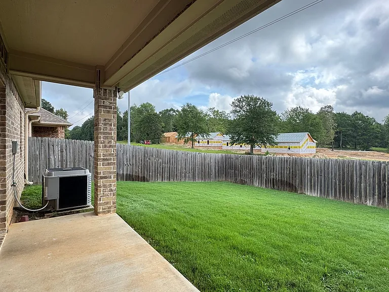 9100 Shadow Oak Dr — Photo 24