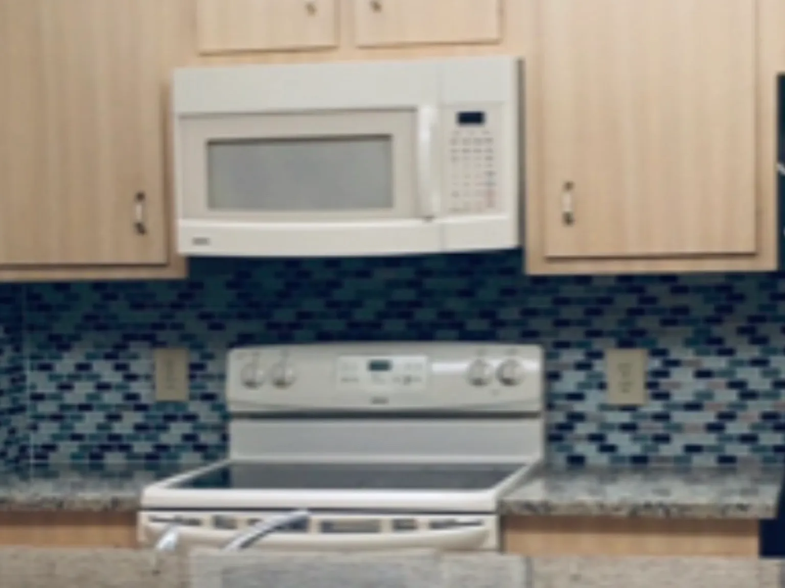 2 bed, 1044 sqft, $1,549 — Photo 4