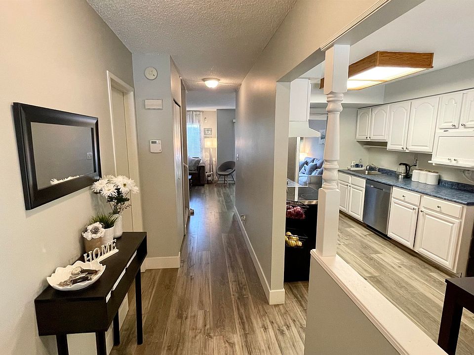 1st image of 13990 74th Ave #37