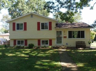 1702 Sterling Dr, South Bend, IN 46635