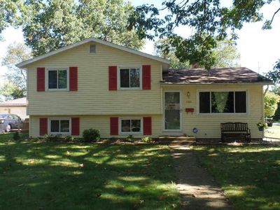 1702 Sterling Dr, South Bend, IN, 46635