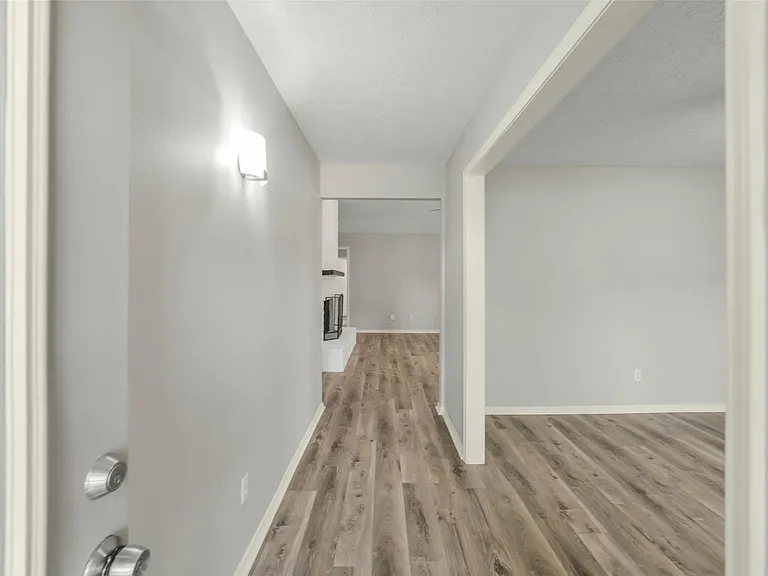 21323 Park Bluff Dr — Photo 5
