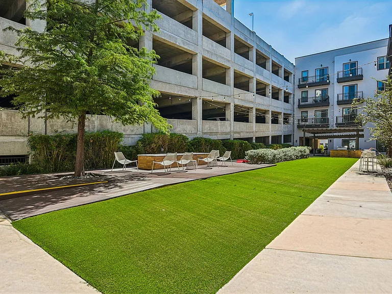 Rivera on Broadway Apartments — Photo 60