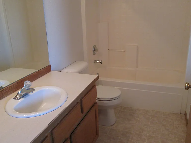1454 SW 16th St — Photo 8
