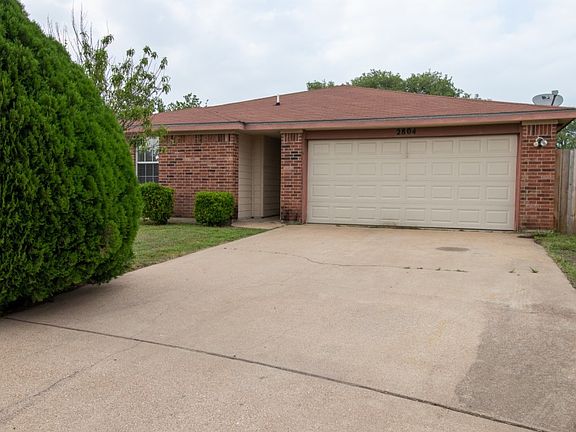 2nd image of 2804 Northcrest Cir