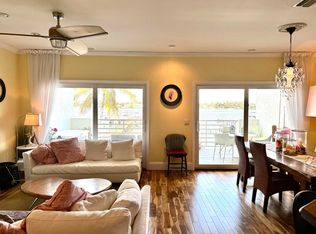 328 N Lake Dr, Lantana, FL 33462