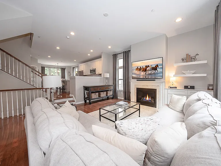 9 Treyburn Dr — Photo 16